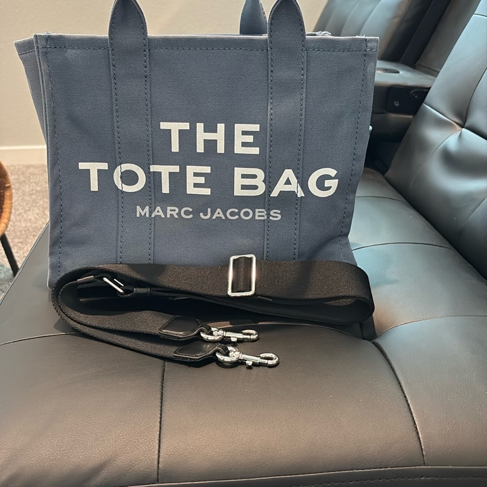Marc Jacobs Medium THE TOTE BAG